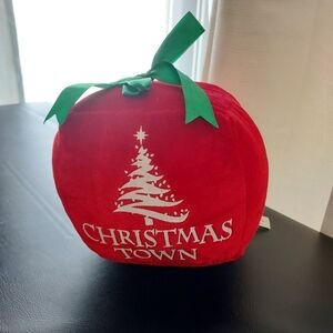 Christmas Town Red/Green (Toy Factory) Gift Box 5.5in